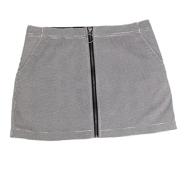 Volcom Black and White Houndstooth Zipper Mini Skirt, Size Medium - Picture 3 of 9